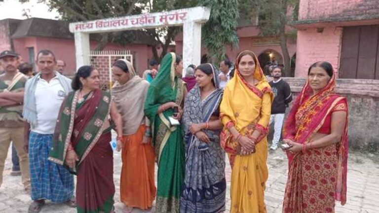 बिहार: पंचायत चुनाव में वोटिंग के दौरान मतदाताओं के अकाउंट से हुए पैसे गायब, बायोमेट्रिक मशीन से ठगी का मामला