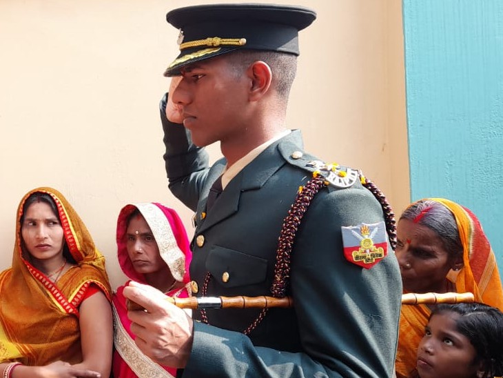 Himanshu Raj of Bihar became a lieutenant in the Indian Army