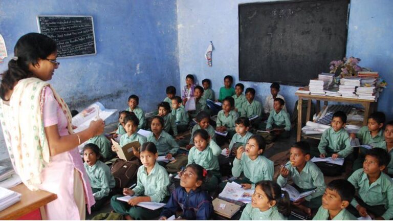 बिहार: सभी स्‍कूल के नोटिस बोर्ड पर लगेगी टीचर की रंगीन फोटो, बिहार सरकार का नया आदेश