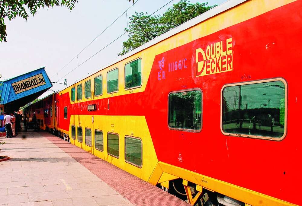 delhi howrah double decker train from dhanbad