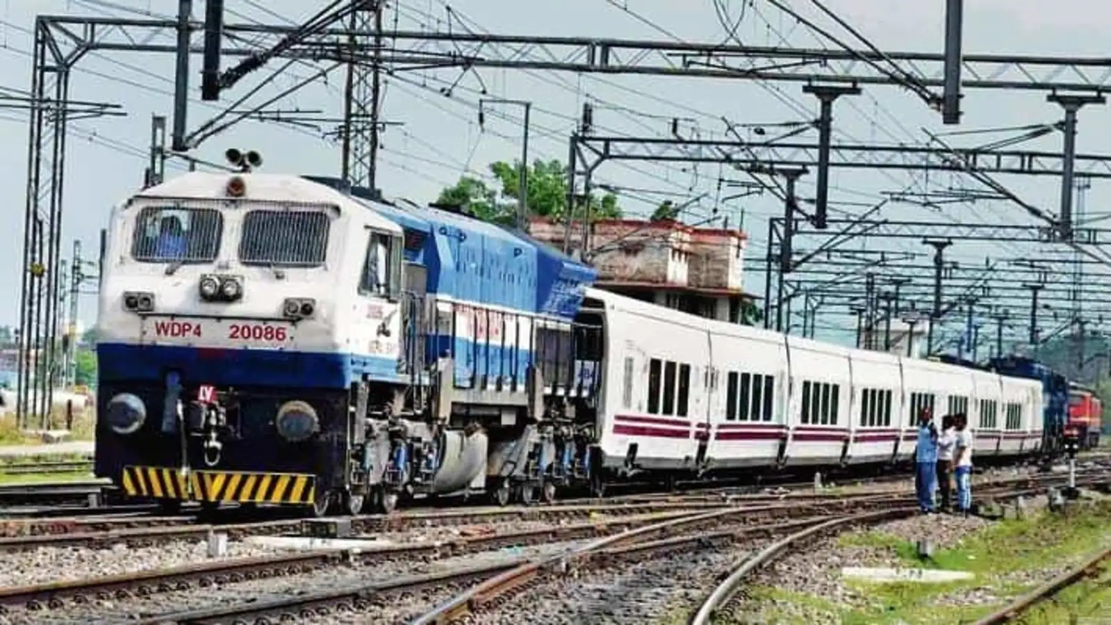 22 trips of holi special trains between mumbai-ballia
