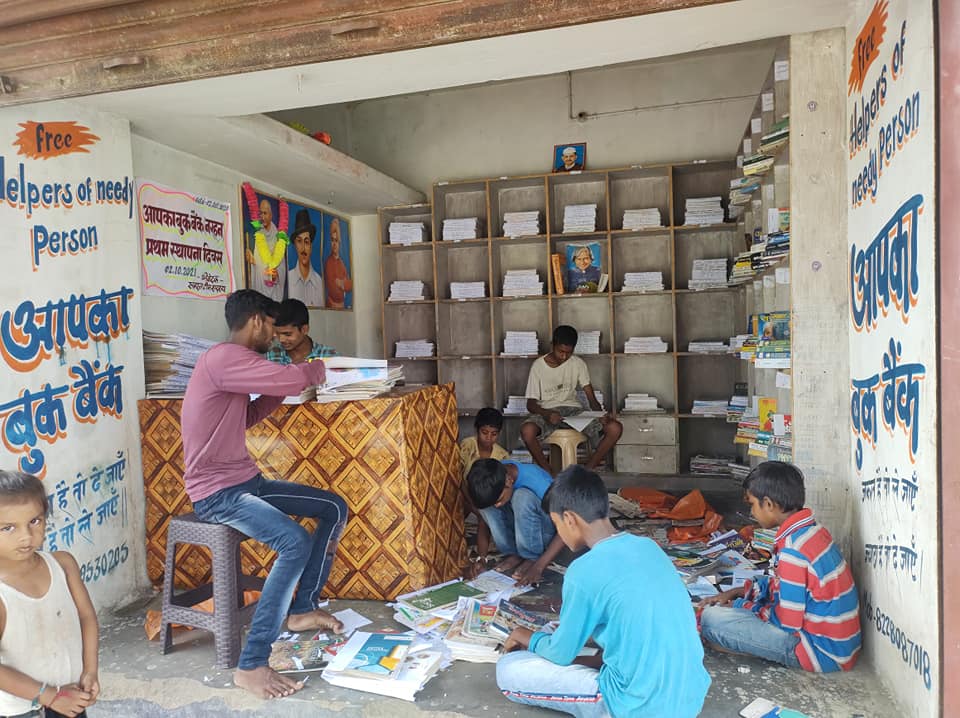 6 students have started their own book bank in Vibhutipur Samastipur
