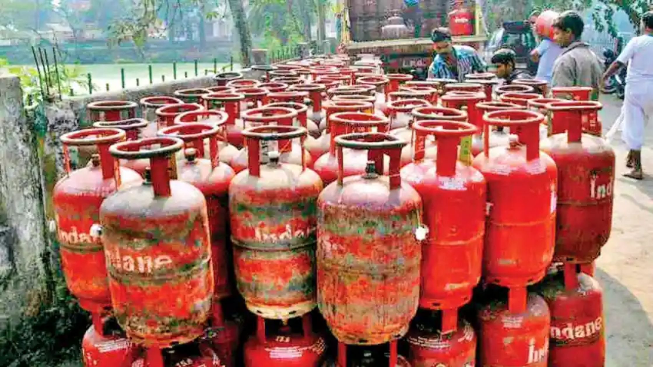 Commercial LPG cylinder price hiked by Rs 108.50