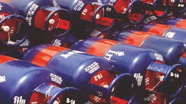Commercial gas cylinder became cheaper by Rs 8