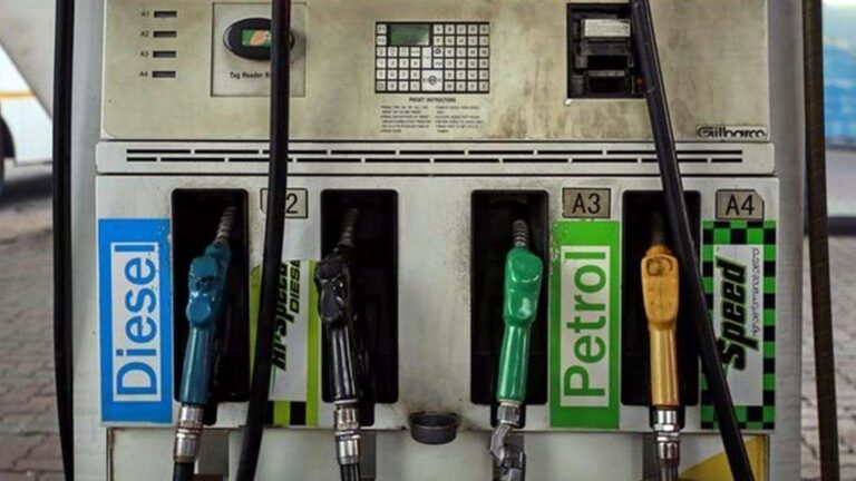 तेल के दाम फिर हुए आउट ऑफ़ कंट्रोल, 5 दिन में इतने रुपये लीटर महंगा हुआ डीजल-पेट्रोल