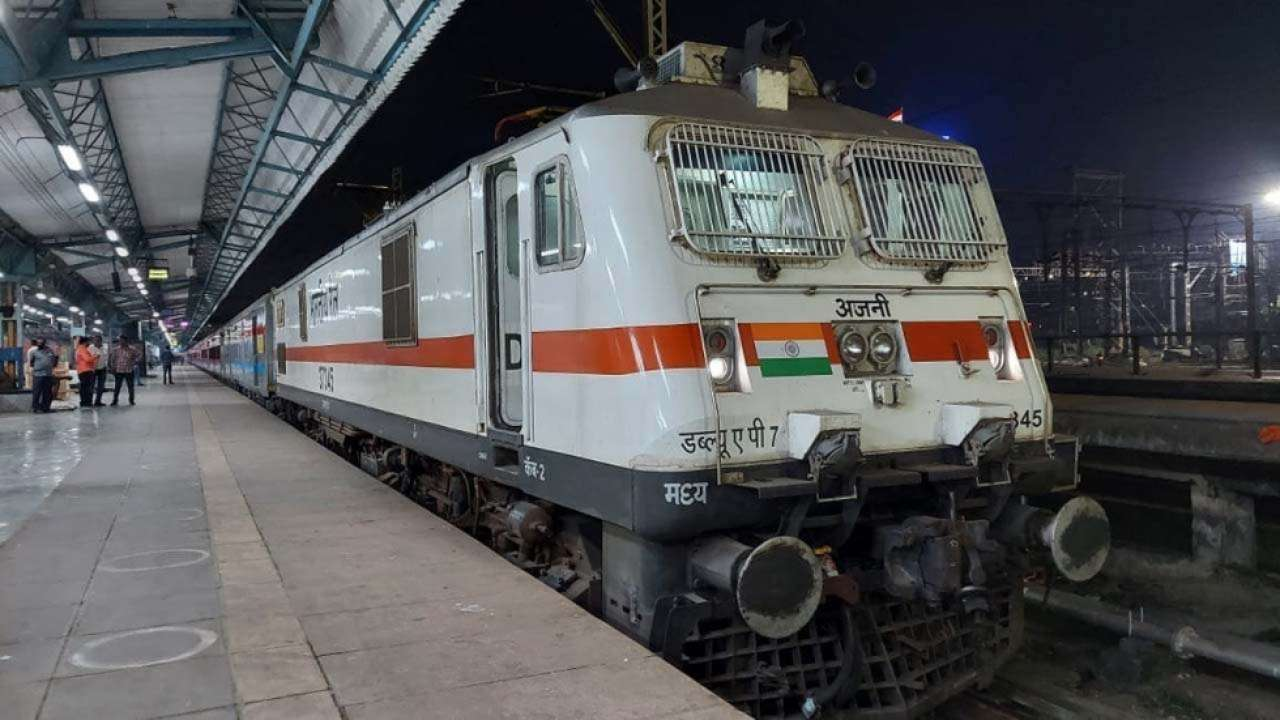 One pair of trains between Anand Vihar and Jogbani