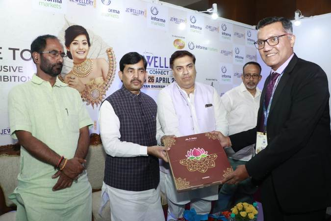 Bihars Industries Minister Syed Shahnawaz Hussain at the Jewelery Exhibition