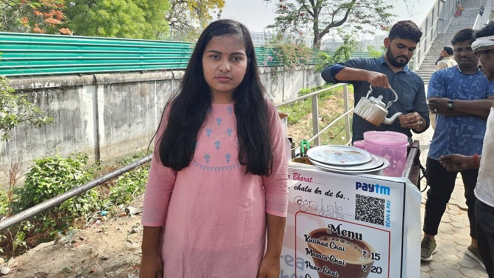 Priyanka started by setting up a tea stall in Patna with the help of her friends.