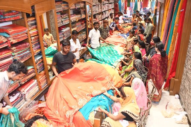 Seventy percent of the consumption of sarees in Bihar
