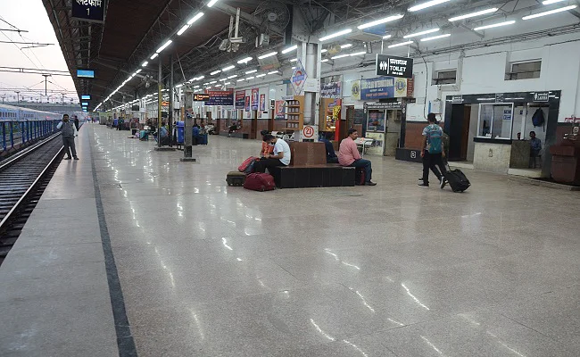 Special counters will be opened for medicines on the platforms of railway stations.