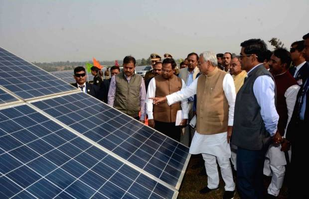 In Nalanda district of Bihar, now the solar power plant is becoming a source of income for the people.
