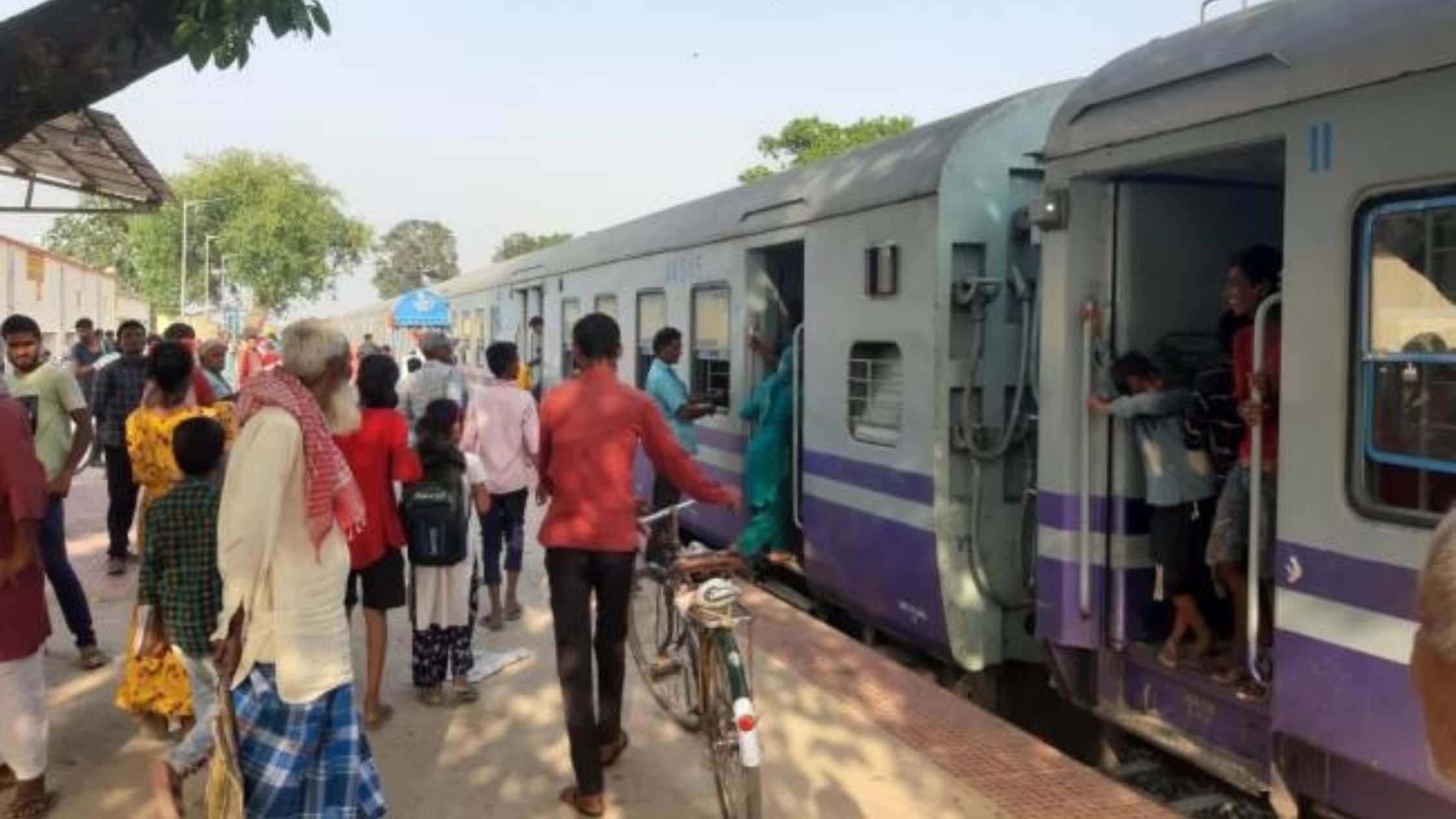 Train operation on Bihariganj Banmankhi railway line made travel easy