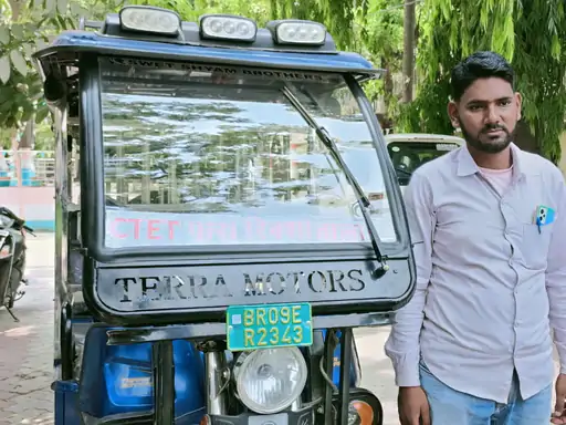 Known as CTET pass rickshaw wala, Mohd. Jahangir