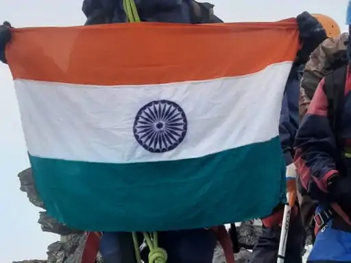 Priya Rani hoisted the tricolor at 16,500 feet