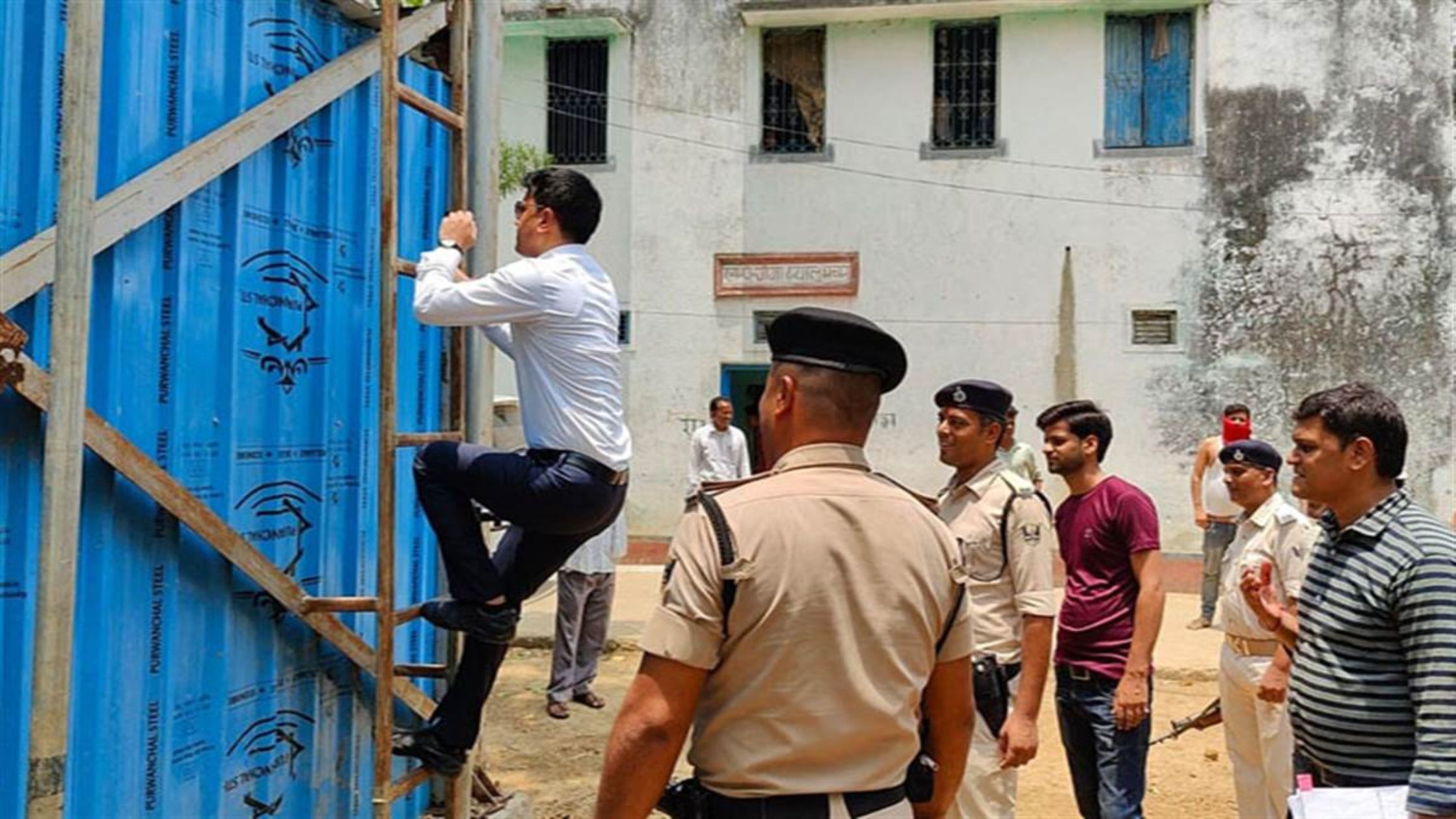 ias officer dharmendra kumar saw the reality by climbing the water tank