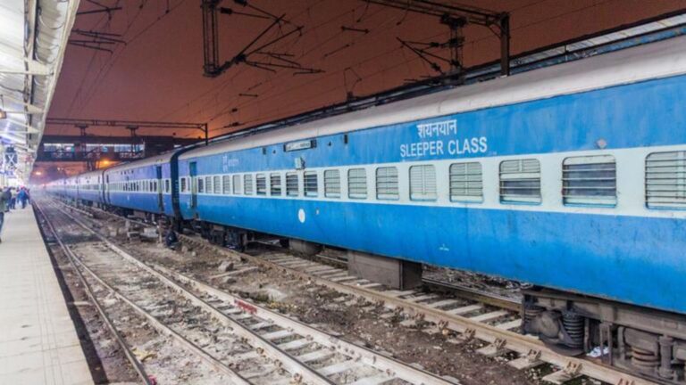 असम में बाढ़ से बिहार में रेल सेवा प्रभावित, 12 से ज्यादा ट्रेनें रद्द, देखे पूरी लिस्ट