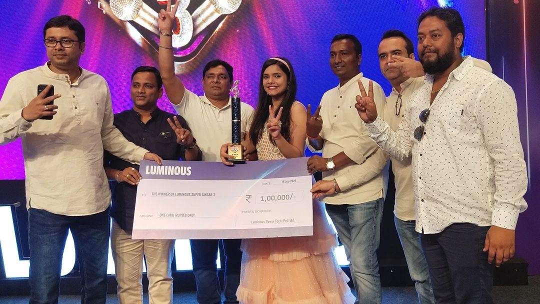 Honey Priya won the best award by leaving behind 13,000 contestants