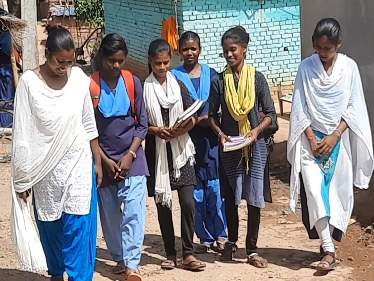 In Mahadalit-dominated villages, there was no practice of educating daughters, but now the atmosphere is changing.