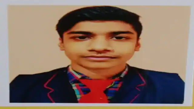 Rishabh has studied at Urs Line Convent School since the beginning.