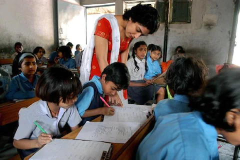 Vacancies of one lakh 29 thousand 48 posts of teachers from all 38 districts