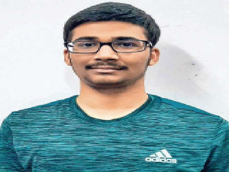 Arudeep became the topper of the state of Bihar in the entrance examination of IIT