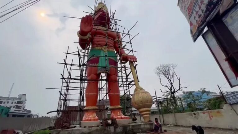 बिहार में 55 फुट के हनुमान जी, जानिए क्या है इस भव्य प्रतिमा की खासियत