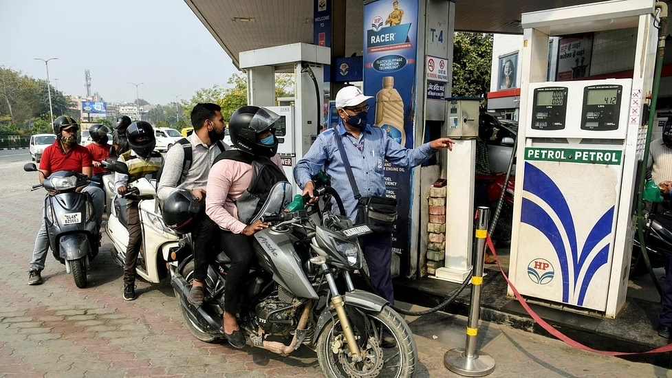 Petrol and diesel prices fall in Bihar