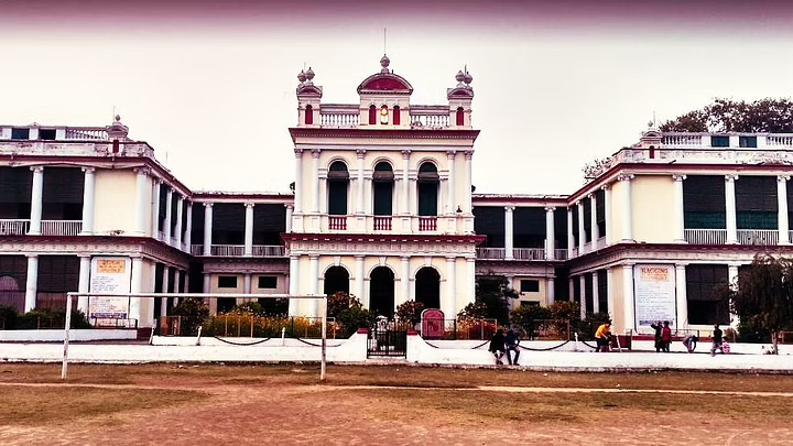 A university was established on the banks of the Ganges in Patna.