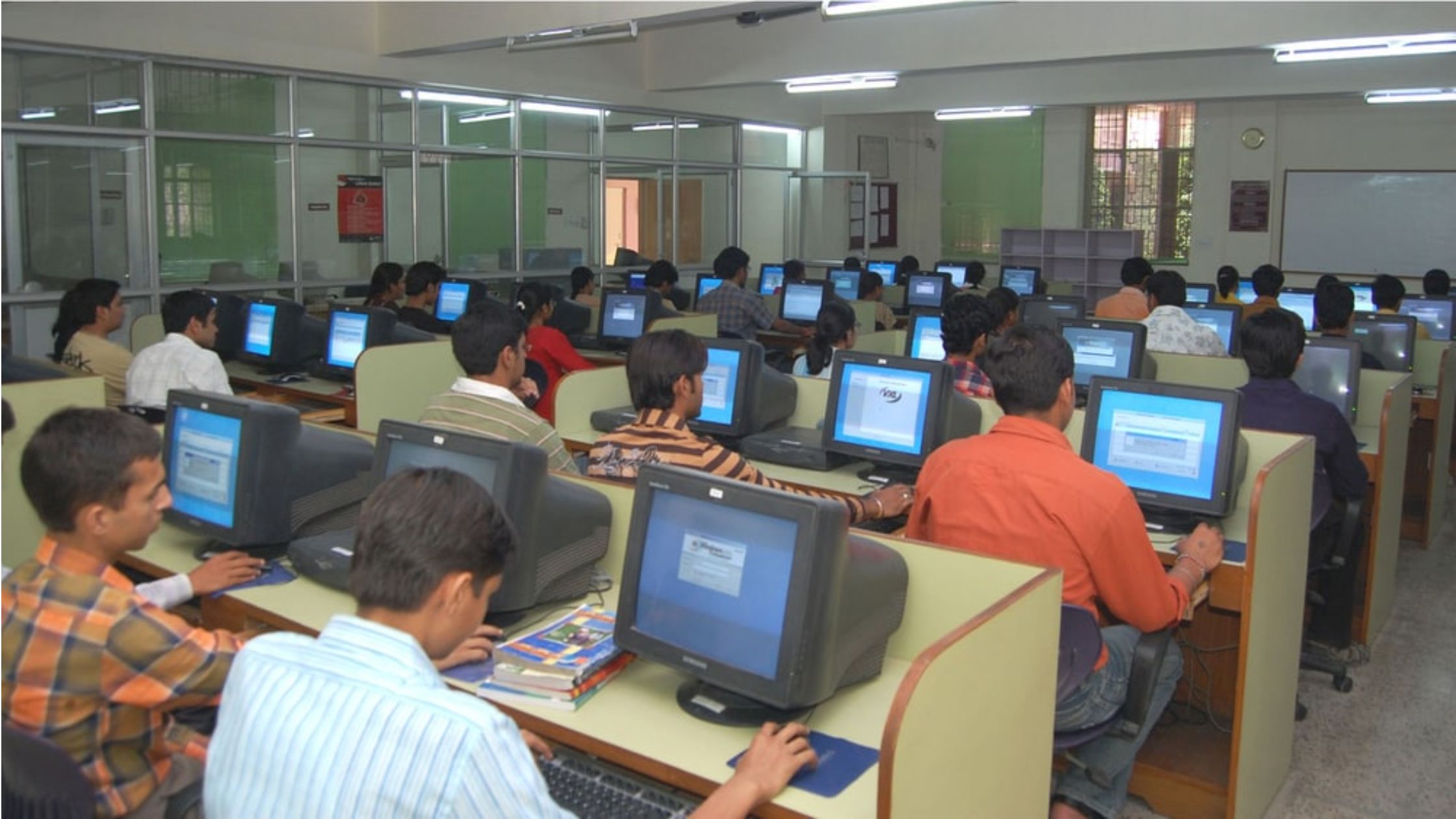 Children of laborers of Bihar will learn English and computer