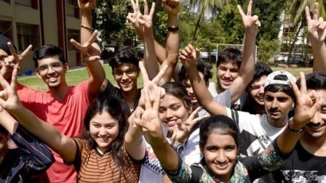 JEE Advanced cut off lowest in 10 years