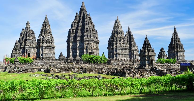 Prambanan temple replica will be seen in Durga Puja pandal