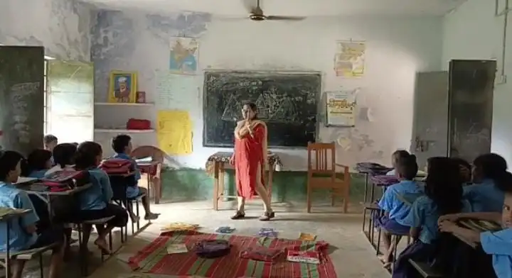 Teachers of Bihar shared many videos of Meenakshi teaching on social media