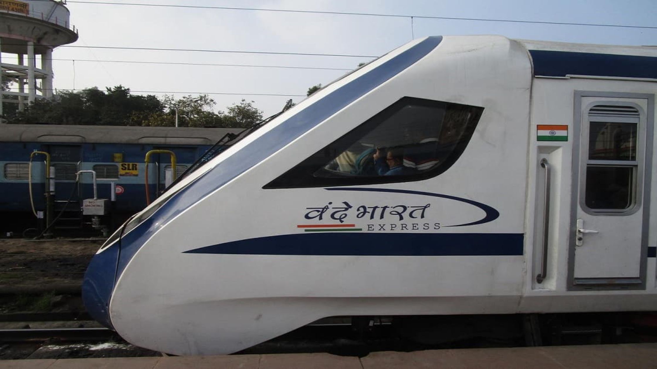vande bharat express may be run on ddu gaya pradhankhanta rail section