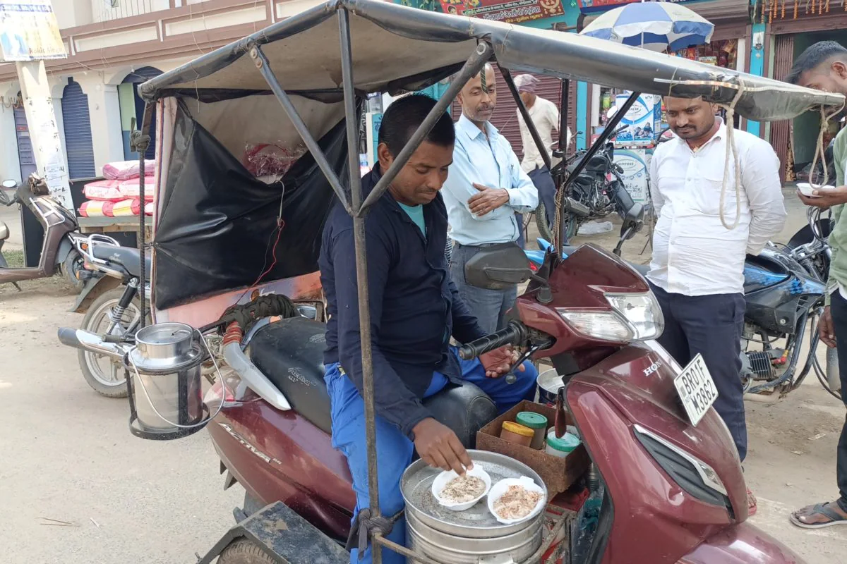 Divyang Bandhan has been selling Idli on Scooty for 4 years