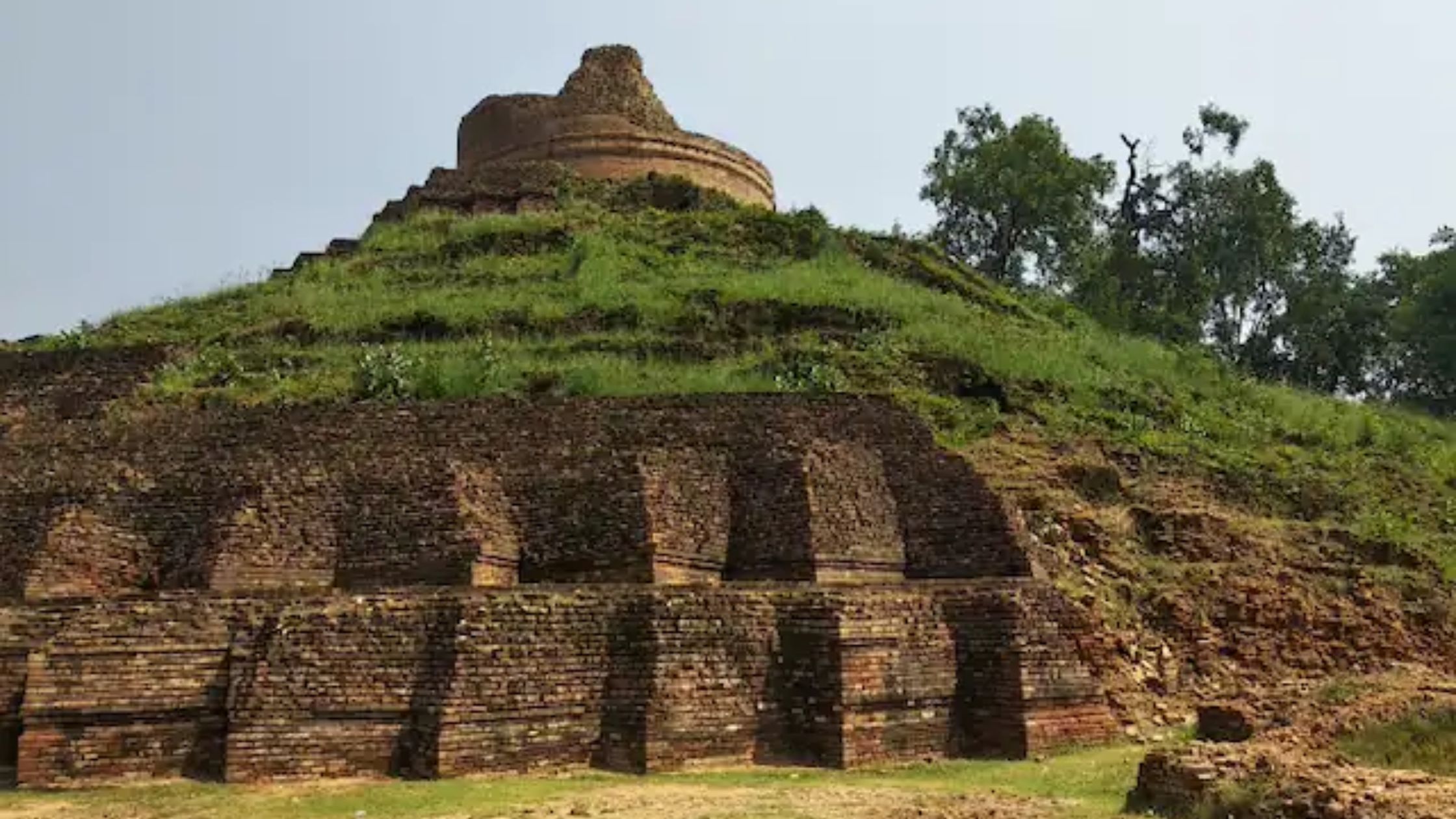Know about the giant saffron stupa present in Champaran